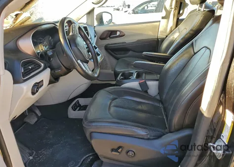 2018 Chrysler Pacifica Touring L z USA, uszkodzony, nr VIN 2C4RC1BG2JR143036